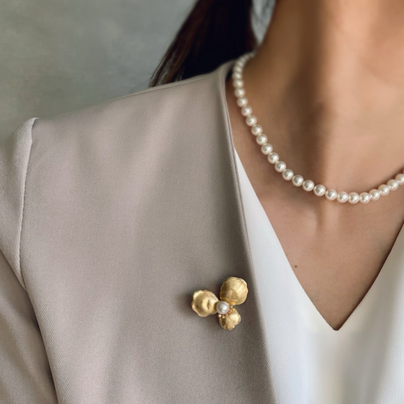 真鍮お花のブローチ  / 国産貝パール  フォーマル